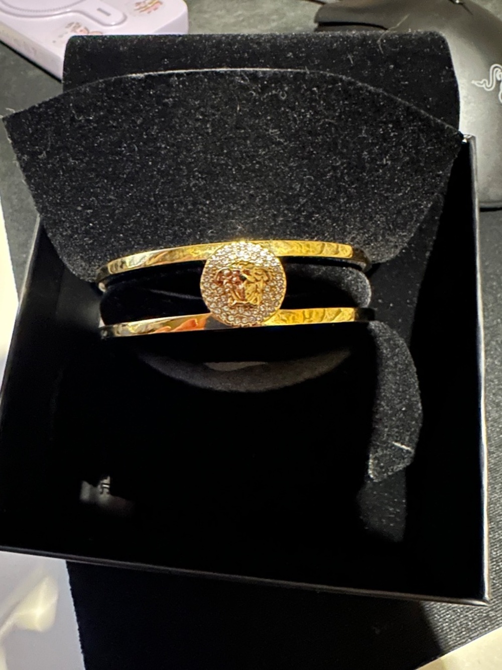 Versace gold bangle - Picture 4 of 4